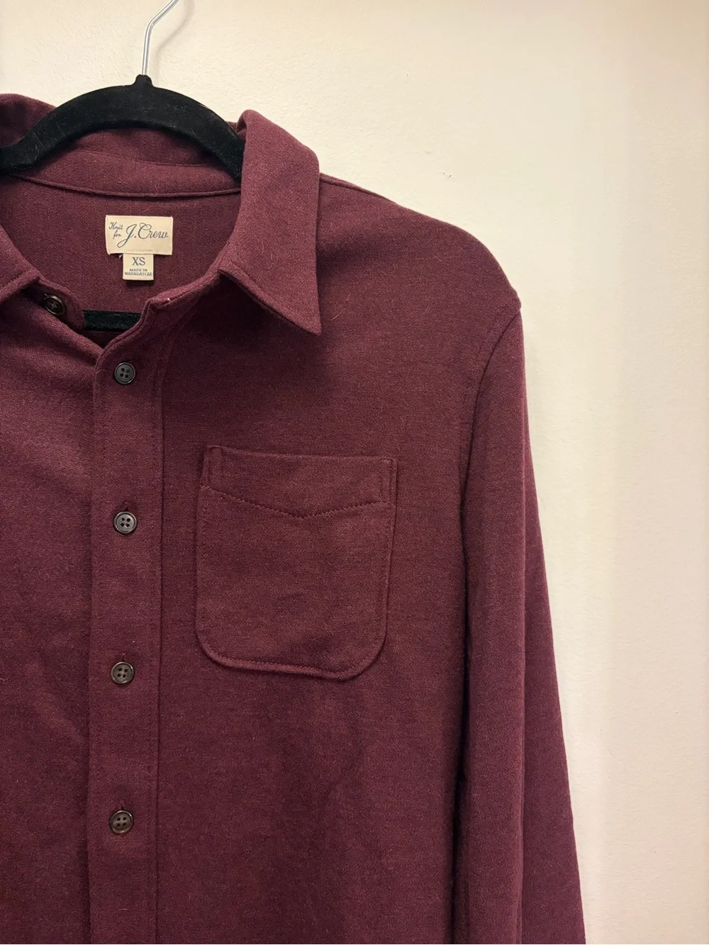 J.Crew Men's XS Burgundy Knit Button-Up Shirt Long Sleeve Chest Pocket Stretch - Picture 3 of 8